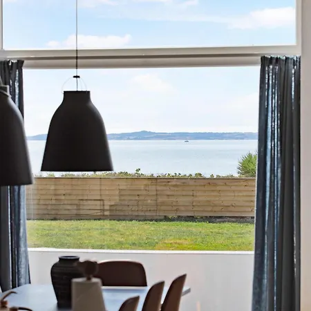 Lovely With Sea View And Activity Room, Holiday home Ebeltoft