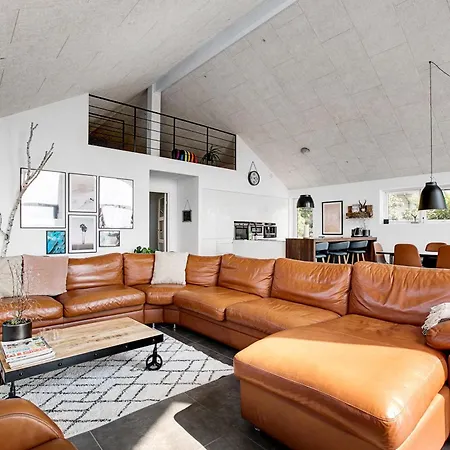 Lovely With Sea View And Activity Room, Holiday home