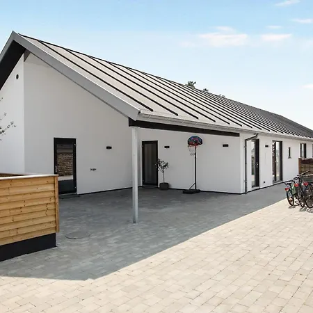 Lovely With Sea View And Activity Room, *