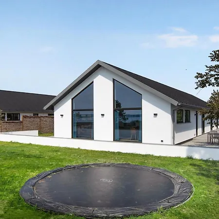 Holiday home Lovely With Sea View And Activity Room,